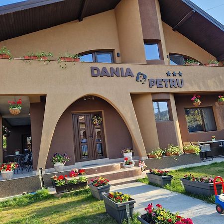 Dania&Petru Residence Tirgu Ocna Exterior photo